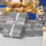 Gray Merry Christmas Calligraphy Geschenkpapier<br><div class="desc">Dieses elegante Verpackungspapier enthält die Worte "Frohe Weihnachten" im Schriftart auf grauem Hintergrund.</div>