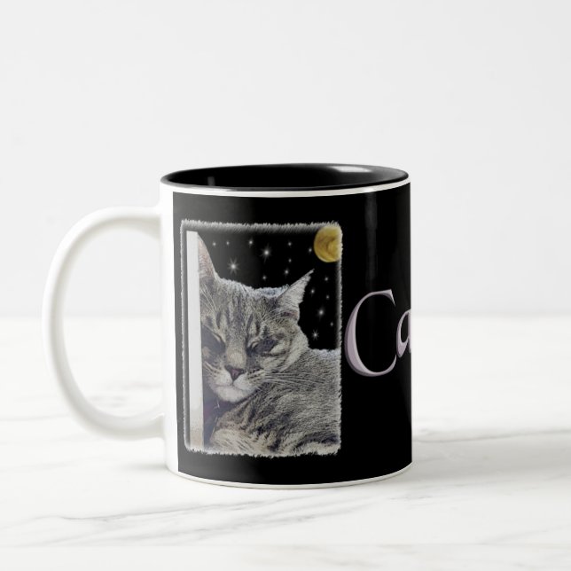 Gray Striped Kitty Art "Catnap" Zweifarbige Tasse (Links)