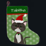 Gray Tabby Santa Kitty Kleiner Weihnachtsstrumpf<br><div class="desc">Erstellen Sie einen personalisierten Strumpf für Ihre Katze oder einen Katzenliebhaber. Dieses Design besteht aus einem niedlichen grauen Tisch Cartoon Katze und Weihnachtsfarben mit der Fähigkeit,  auf Ihre Bedürfnisse anpassen. Originelles Design von Night Owl's Menagerie,  2020.</div>