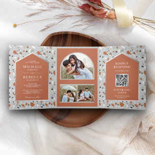 Gray Terrazzo Tile Terracotta Arch QR Hochzeit Dreifach Gefaltete Einladung