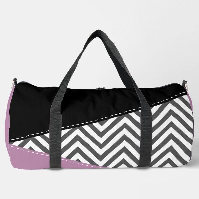 Gray Zigzag, grau Zickzack, Zigzag Muster, Lila Duffle Bag (Vorderseite)