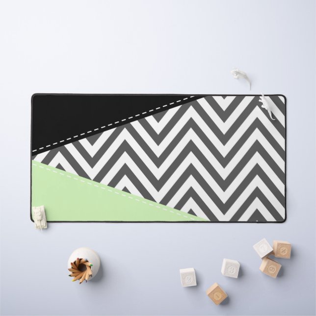 Gray Zigzag, grau Zickzack, Zigzag Muster, Minze Schreibtischunterlage (Kindertisch)