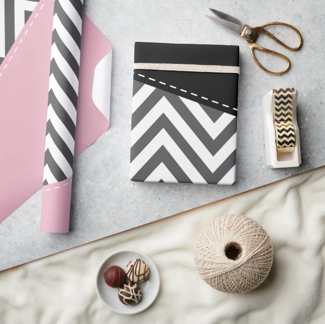 Gray Zigzag, Gray Chevron, Zigzag Pattern, Pink Geschenkpapier (Kunsthandwerk)