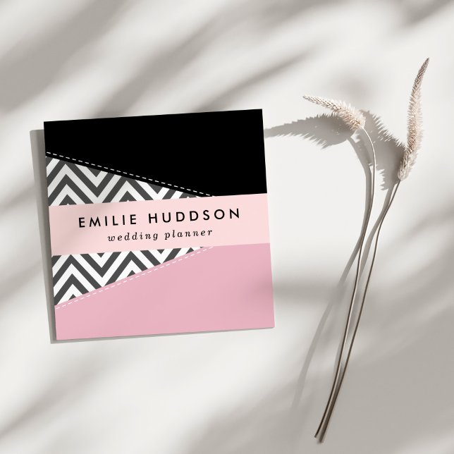 Gray Zigzag, Gray Chevron, Zigzag Pattern, Pink Quadratische Visitenkarte (Von Creator hochgeladen)