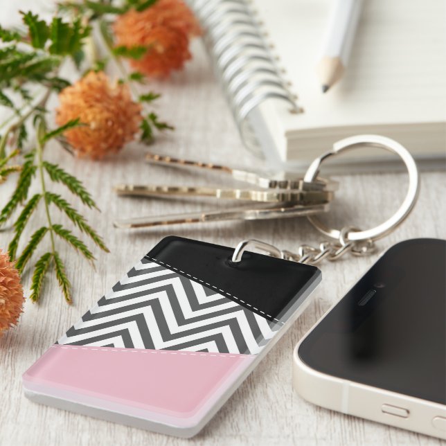 Gray Zigzag, Gray Chevron, Zigzag Pattern, Pink Schlüsselanhänger (Vorderseite rechts)