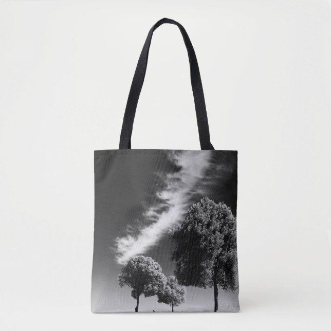 GRAYSCALE FOTO DER PERSON AUF DER STRASSE ZWISCHEN TASCHE (Vorderseite)