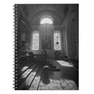 GRAYSCALE FOTOGRAFIE DER LEEREN STAPEL NOTIZBLOCK