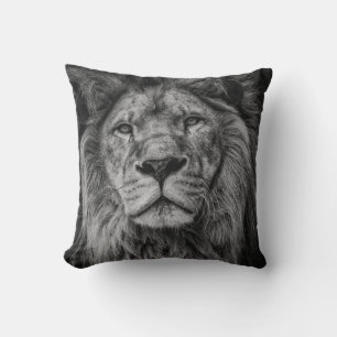 GRAYSCALE FOTOGRAFIE VON LION KISSEN