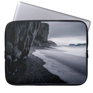 GRAYSCALE FOTOGRAFIE VON SAISHORE UND KALMMEER LAPTOPSCHUTZHÜLLE