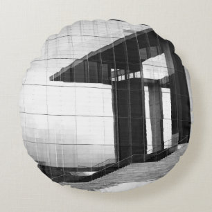 GRAYSCALE PHOTO OF MAN WALKING ON CONCRETE PAVEMEN RUNDES KISSEN