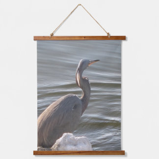 Great Blue Heron by the Water Wandteppich Mit Holzrahmen