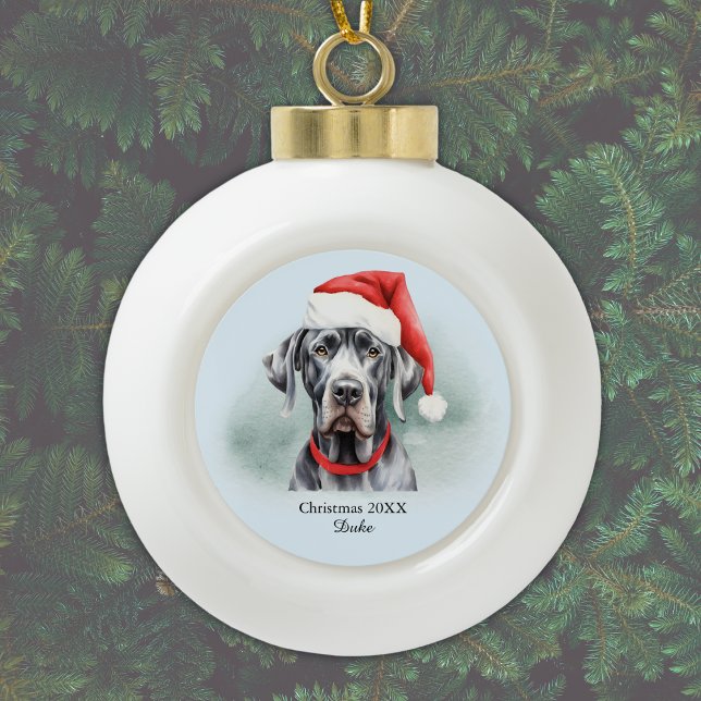 Great Dane Weihnachtsmannmütze Personalisiert Keramik Kugel-Ornament (Personalize by adding the Year & dog's name, or add other text, or delete if text not required.)