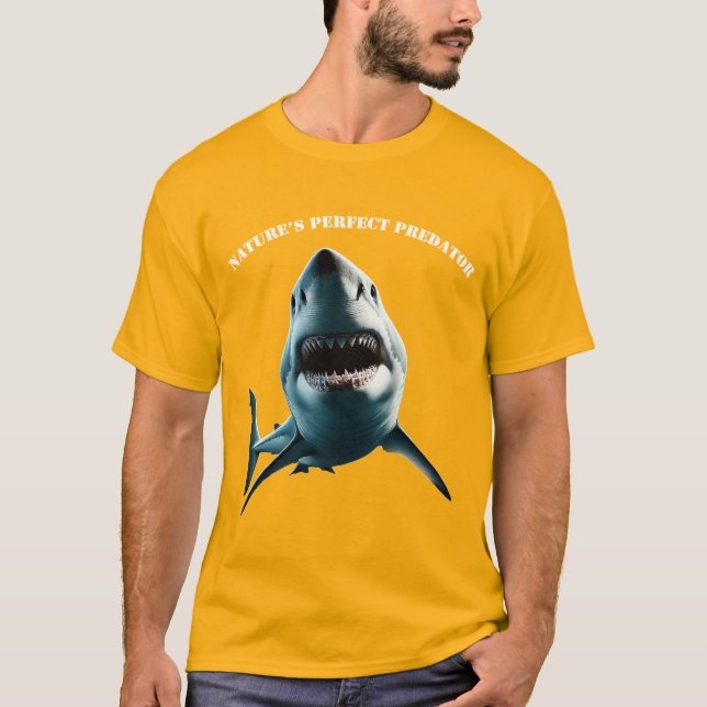 Great White Shark Underwater mit Open Mouth URM T-Shirt (Vorderseite)