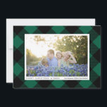 Green and Black Buffalo Check Plaid Photo Feiertagskarte<br><div class="desc">Black buffalo check plaid is a classic winter holiday motif and it gets a modern update with a pine green background color. Swap the horizontal photo to your own, and personalize the text on both sides of this flat Christmas card. Edit the colors and fonts to make this card completely...</div>