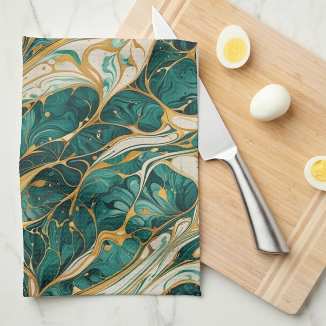 Green and White Marble with Gold Accents Geschirrtuch (Viertel Falte)