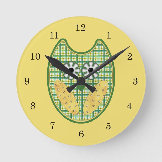 Green and Yellow Owl Clock Runde Wanduhr (Vorderseite)