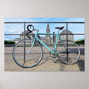 Green Bicycle im Christiansborg Palace, Kopenhagen Poster