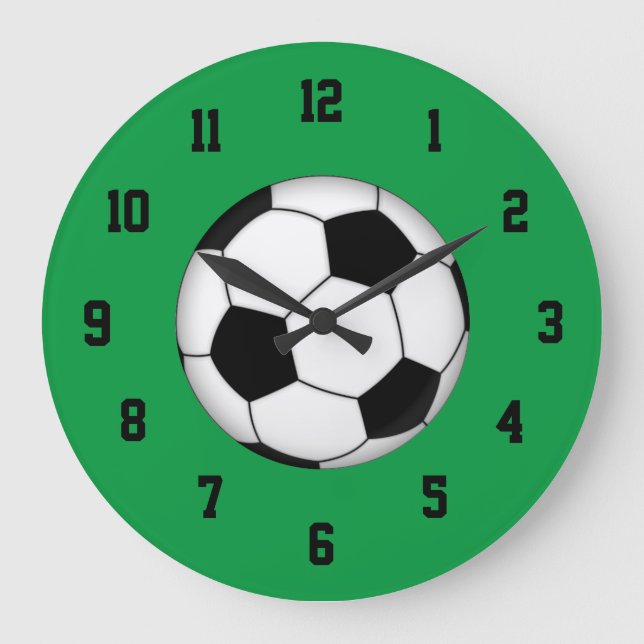 Green, Black and White Soccer Clock Große Wanduhr (Vorderseite)