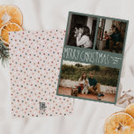 Green Boho Polka Dot Christmas Classic Drei-Foto Feiertagskarte<br><div class="desc">Diese grüne Polka dot Christmas klassische 3-Foto-Urlaubskarte ist perfekt für Ihren modernen böhmischen Landgasthof-inspiriert Urlaub Gruß. Der klassische rustikale, aber feine handgezeichnet Schriftart verleiht ihm einen erdigen Vintagen Look und behalte ihn niedlich und einfach. Die Polka-Punkte kommen in Erdtönen wie Rot, Salbei, Rosa, Rosa, Terrakotta, Rost und Bräune. Das Design...</div>