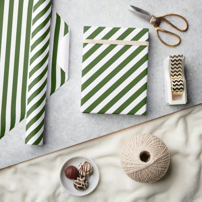 Green Candy Cane Stripes Frohe Weihnachten Geschenkpapier (Kunsthandwerk)