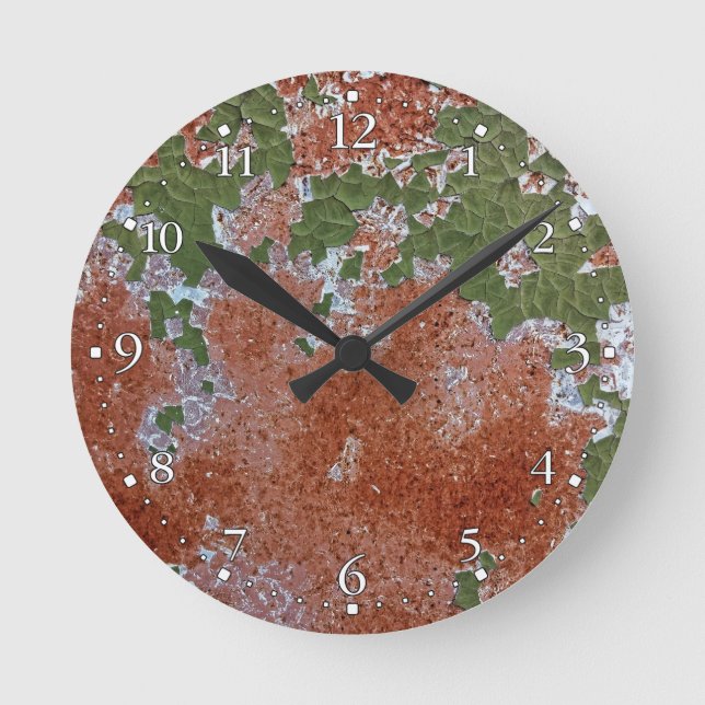 Green Chipping Paint Rusted Metal Runde Wanduhr (Vorderseite)