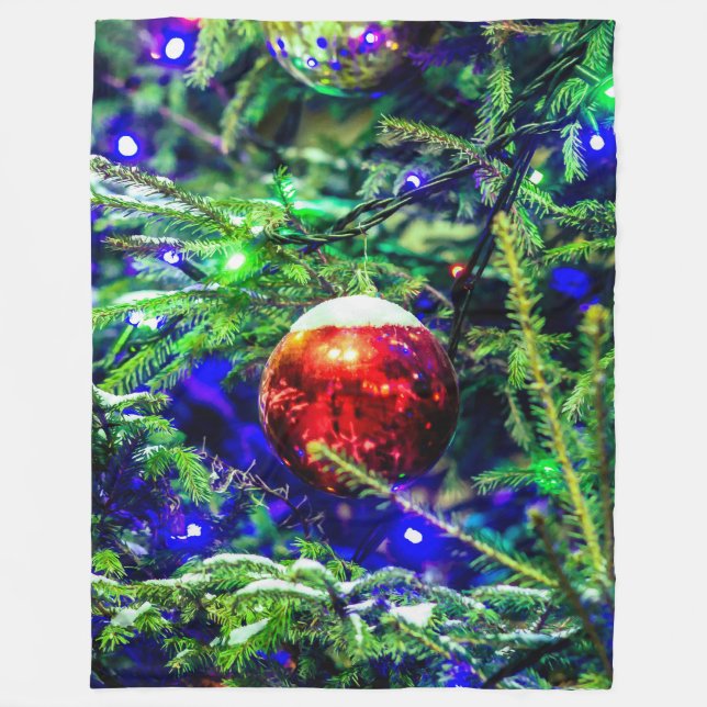Green Christmas Tree Red Ball Fleecedecke (Vorderseite)