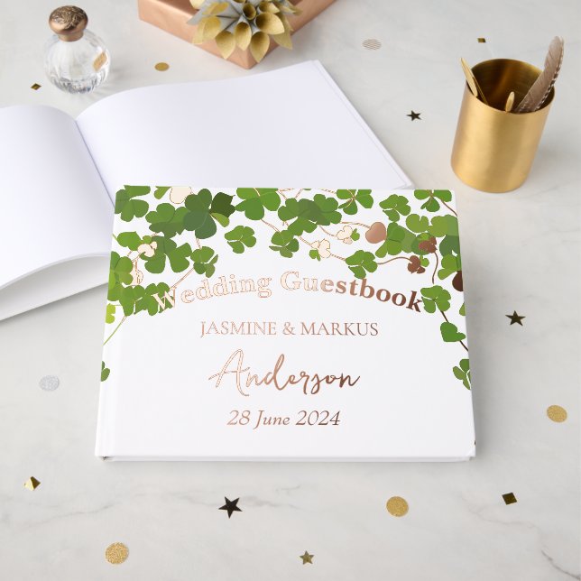 Green Clover Blätter Bouquet Wedding Gästebuch (Vorderseite offen)