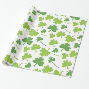Green Clovers St. Patrick's Day Geschenkpapier