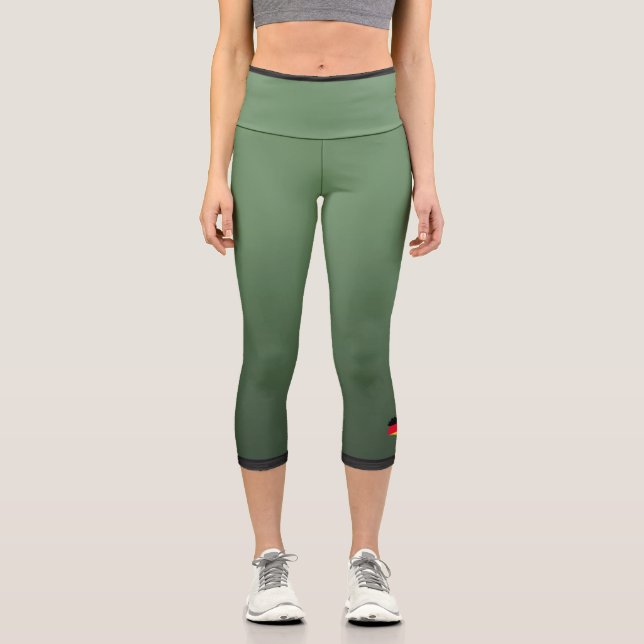 Green Color Gradient with Germany Flag Capri Leggings (Vorderseite)