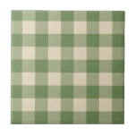 Green CottageCore Gingham Karo Kariert Fliese<br><div class="desc">Moderner Picknick-Trend im Frühling mit Gingham kariertes Tartan Muster in Grün & Elfenbeinfarben.</div>