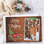 Green Craft Tape Calligrafy Weihnachtswagenwald Feiertagskarte<br><div class="desc">Modern Fun Calligrafy Script Wasserfarbe Vintager Red Truck mit Weihnachtsbaum Frohe Weihnachtsfamilie Foto Holiday Card - Rustikales Land Holz,  Grünes Kunsthandwerk mit Schneeflocken</div>
