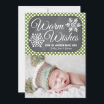 Green Dot Chalkboard Snowflake Holiday Foto Card Feiertagskarte<br><div class="desc">Fügen Sie Ihr Lieblings-Foto oder das erste Weihnachtsbild Ihres Babys oder Babys zu dieser süßen, modernen und hübschen Winterfotokarte mit zwei Schneeflocken auf einem Kreideboden und einem apfelgrünen Polka-Punktmuster hinzu. Es steht Warm Wishings und kann mit Ihrem Familiennamen, Jahr und individuellen Familiennamen personalisiert werden. Kunstwerk © Chrissy H. Studios, LLC....</div>