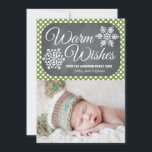 Green Dot Chalkboard Snowflake Holiday Foto Card Feiertagskarte<br><div class="desc">Fügen Sie Ihr Lieblings-Foto oder das erste Weihnachtsbild Ihres Babys oder Babys zu dieser süßen, modernen und hübschen Winterfotokarte mit zwei Schneeflocken auf einem Kreideboden und einem apfelgrünen Polka-Punktmuster hinzu. Es steht Warm Wishings und kann mit Ihrem Familiennamen, Jahr und individuellen Familiennamen personalisiert werden. Kunstwerk © Chrissy H. Studios, LLC....</div>