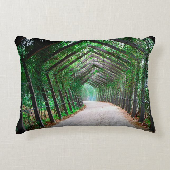 Green Garden Pathway Lumbar Kissen Design (Vorderseite)