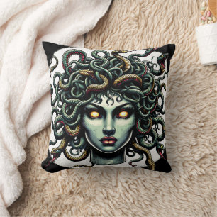 Green Gazing Medusa Kopf voller Schlangen Kissen