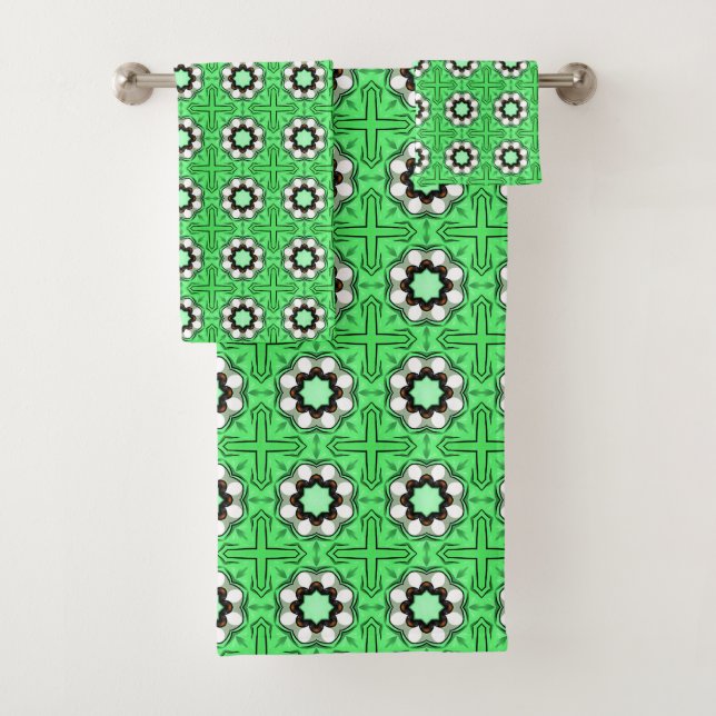 Green geometric mandala pattern  badhandtuch set (Insitu)