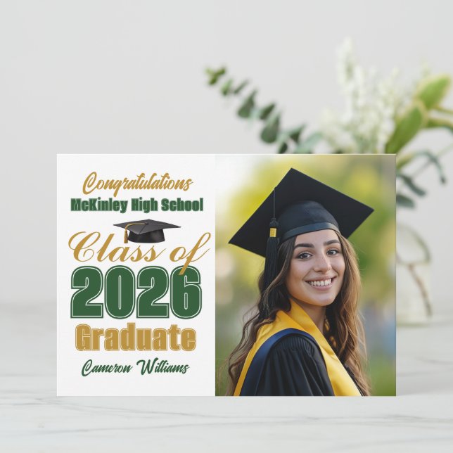 Green Gold Class of 2026 Photo Graduation Ankündigung (Stehend Vorderseite)