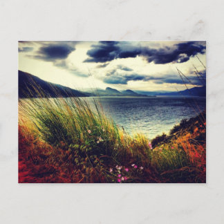 Green Grass Lake Dark Clouds Postkarte
