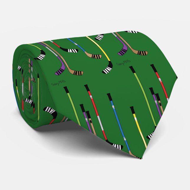 Green Hockey Sticks Krawatte (Gerollt)