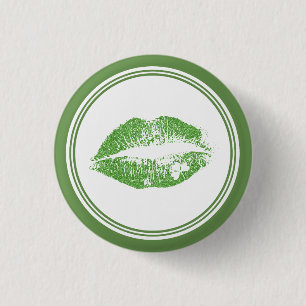 Green Irish Kiss & White Circle Frame Button