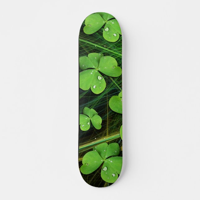 Green Kleeblatt Clover St Patrick's Day Skateboard (Vorne)