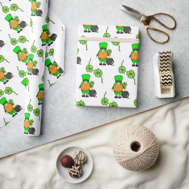 Green Leprechaun Gnome mit Kleeblatt Geschenkpapier (Kunsthandwerk)