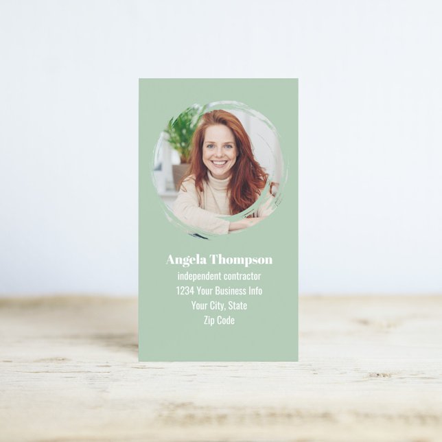 Green Modern Photo QR Code Custom Visitenkarte (Simple green photo modern business card.)