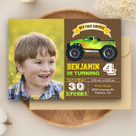 Green Monster Truck Kids Foto Geburtstagsparty Einladung<br><div class="desc">Erleben Sie die coole Geburtstagsfeier mit einem grünen und gelben Monsterwagen mit moderner Typografie vor braunem Hintergrund. Fügen Sie einfach Ihre Veranstaltungsdetails zu dieser benutzerfreundlichen Vorlage hinzu und schmücken Sie diese Karte mit dem bevorzugten Foto Ihres Kindes, um sie zu einer einmaligen Einladung zu machen. Dreh die Karte auf, um...</div>