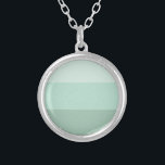 Green Ombre Striping Versilberte Kette<br><div class="desc">Trendy grünes Ombre Streifen Muster.</div>