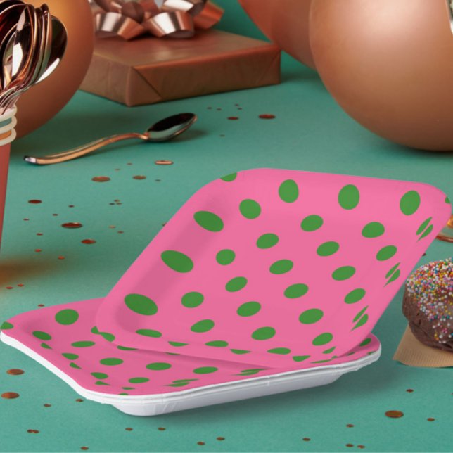Green on Pink Polka Dots Design Pappteller (Von Creator hochgeladen)