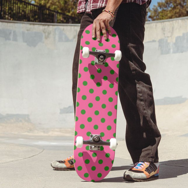 Green on Pink Polka Dots Design Skateboard (Von Creator hochgeladen)