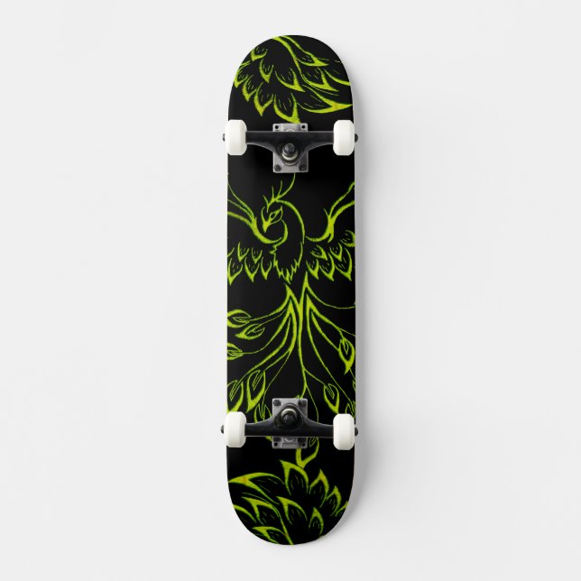Green Phoenix steigt auf schwarz Skateboard (Vorderseite)