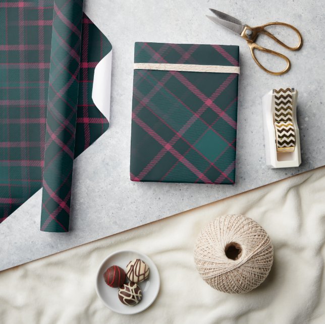 Green & Pink Tartan | Moderne Karierte Weihnachten Geschenkpapier (Kunsthandwerk)