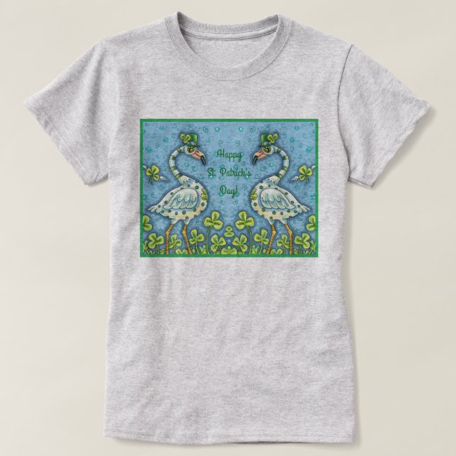 GREEN POLKA DOT FLAMINGOS, FUNNY ST. PATRICK'S DAY T-Shirt (Design vorne)